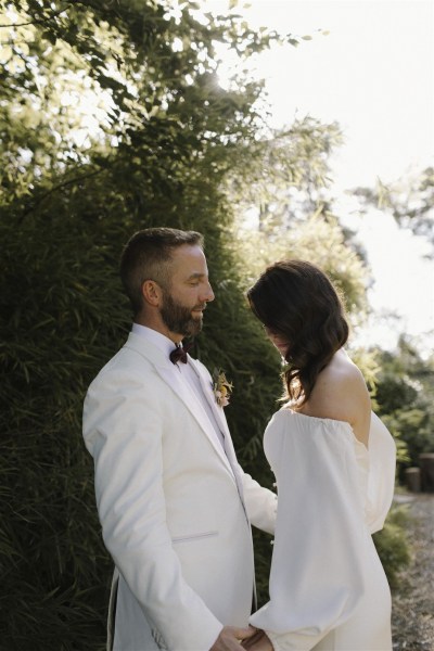 bride and groom romantic couple