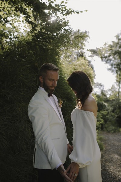 bride and groom romantic couple