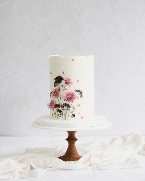 Seriously Gorgeous Spring Wedding Cakes You'll Love | see them all on onefabday-com.go-vip.net