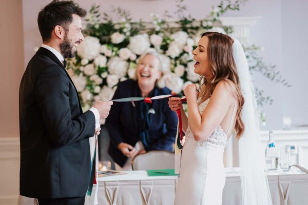 hand fasting ceremony with ribbon