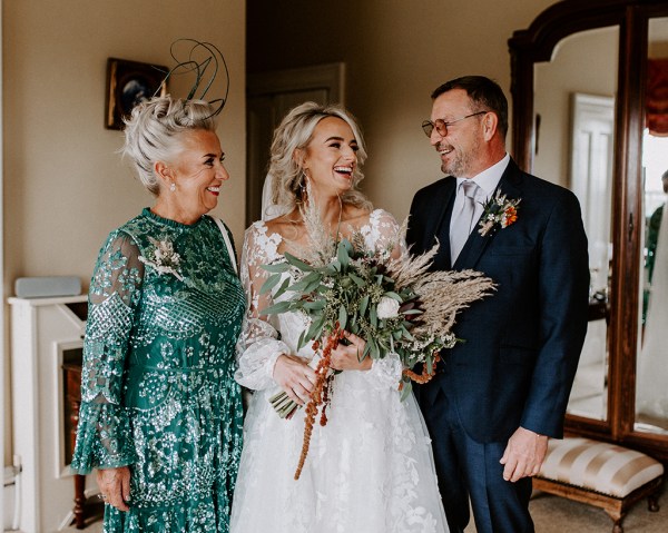 bride and parents