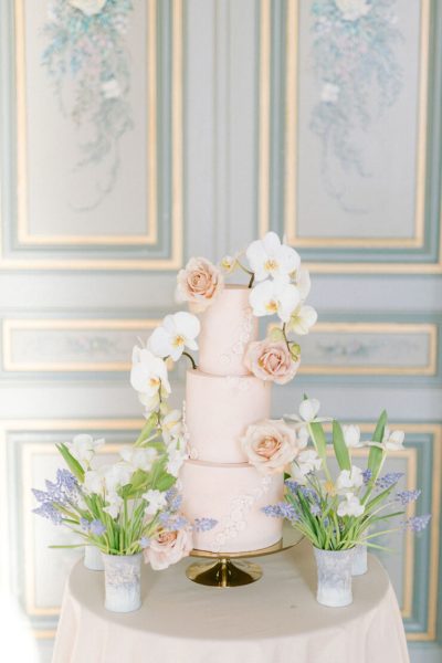 Seriously Gorgeous Spring Wedding Cakes You'll Love | see them all on onefabday-com.go-vip.net