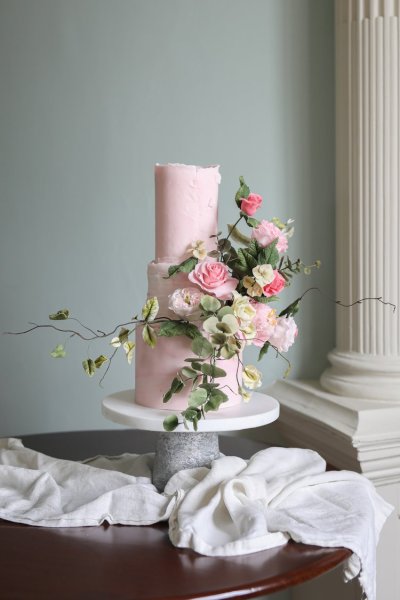 Seriously Gorgeous Spring Wedding Cakes You'll Love | see them all on onefabday-com.go-vip.net