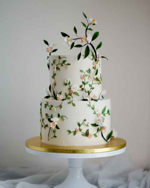 Seriously Gorgeous Spring Wedding Cakes You'll Love | see them all on onefabday-com.go-vip.net