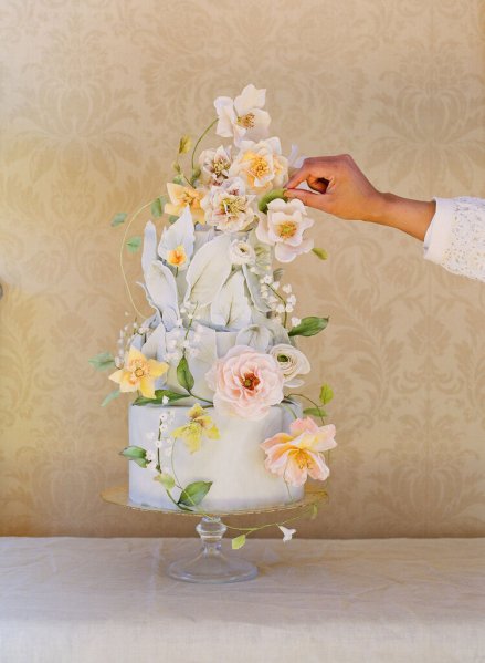 Seriously Gorgeous Spring Wedding Cakes You'll Love | see them all on onefabday-com.go-vip.net