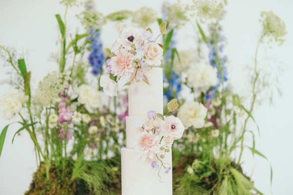 Seriously Gorgeous Spring Wedding Cakes You'll Love | see them all on onefabday-com.go-vip.net