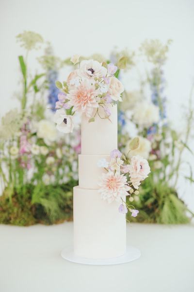 Seriously Gorgeous Spring Wedding Cakes You'll Love | see them all on onefabday-com.go-vip.net