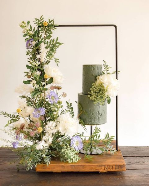 Seriously Gorgeous Spring Wedding Cakes You'll Love | see them all on onefabday-com.go-vip.net