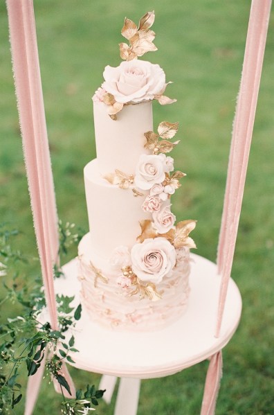 Seriously Gorgeous Spring Wedding Cakes You'll Love | see them all on onefabday-com.go-vip.net