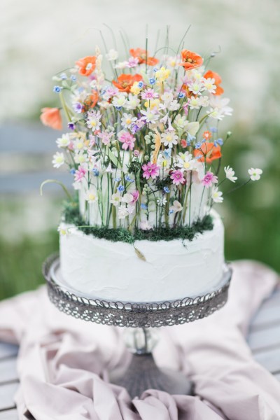 Seriously Gorgeous Spring Wedding Cakes You'll Love | see them all on onefabday-com.go-vip.net