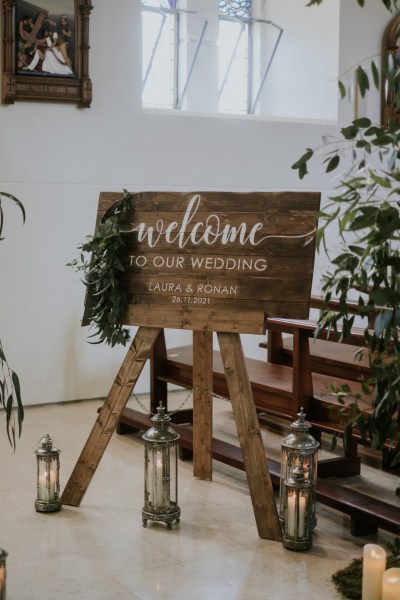 Welcome to our wedding wooden sign post