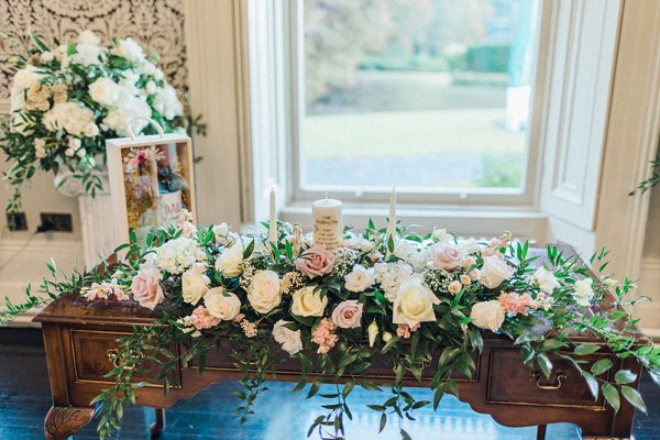 floral arrangement ceremony