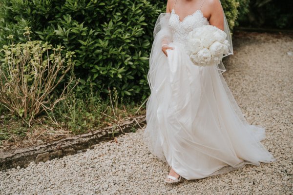 Bride in tulle wedding dress