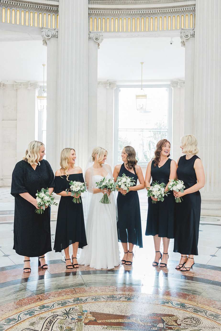 bride and bridesmaids dublin city hall wedding