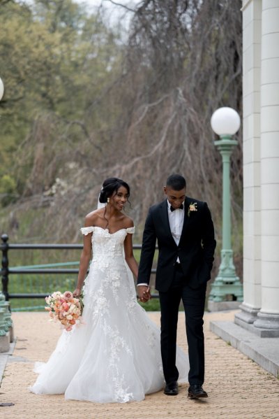 Bride and groom bouquet pink roses flowers elegant