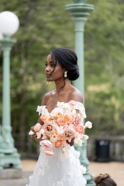 bride pink roses earrings bouquet flowers