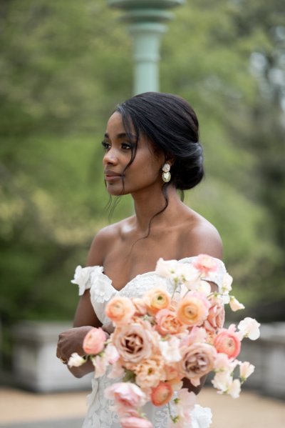 bride pink roses earrings bouquet flowers