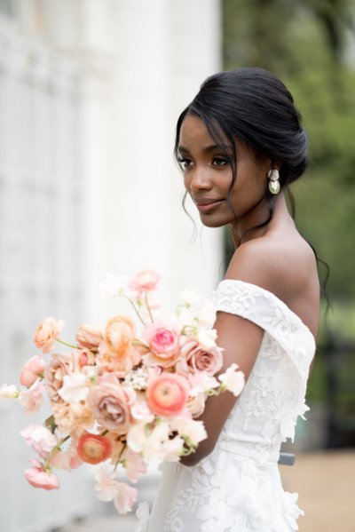 bride pink roses earrings bouquet flowers smiling