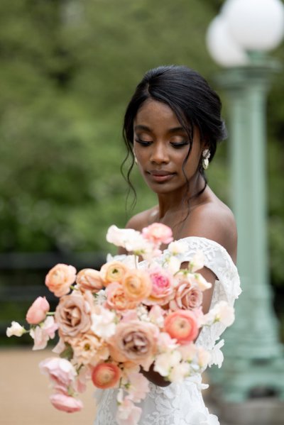 bride pink roses earrings bouquet flowers