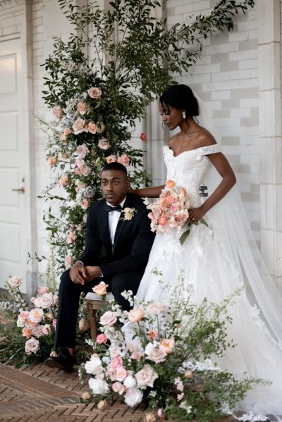 bride and groom pink roses flowers