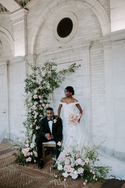 bride and groom pink roses flowers