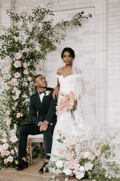 bride and groom pink roses flowers