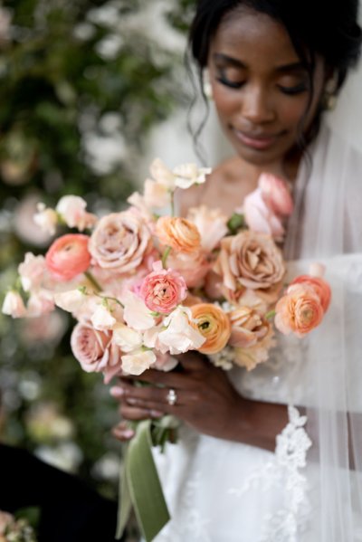 bouquet of flowers roses pink bride