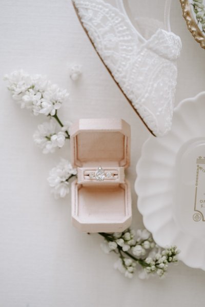 Wedding ring detail pink flowers