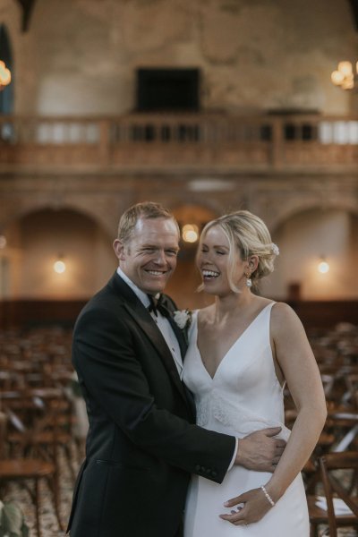 Photography bride groom embrace