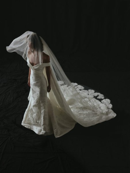 Look 10b bridal gown Martine veil