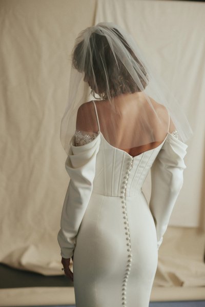 Look 19 bridal gown Martine dress veil