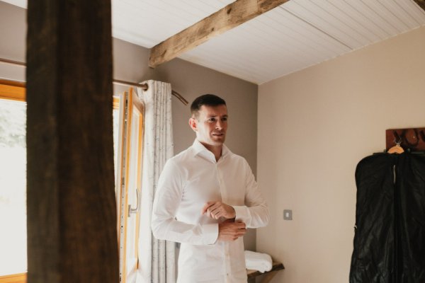 Groom suit getting ready