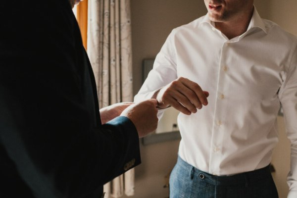 Groom getting ready groomsman