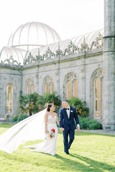 Bride groom exterior veil garden