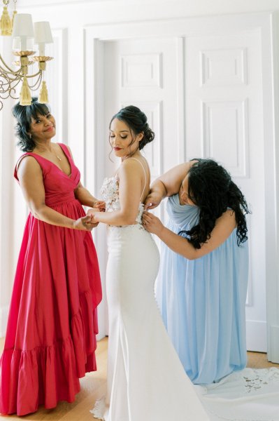 Bride bridesmaids getting ready