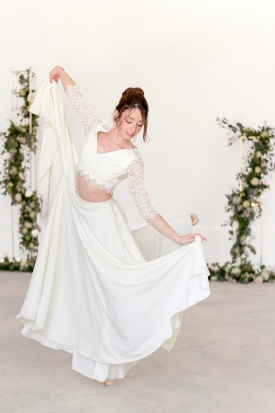 Bride wedding dress ballet flowers