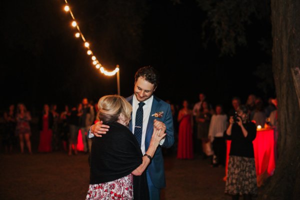 Groom Guests dancing dancefloor