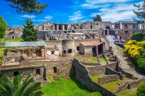 Pompeii Italy monuments historical