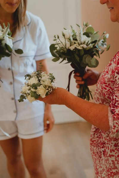 Bridesmaids flowers bouquet getting ready bride