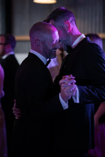 Groom and groom first dance dancing