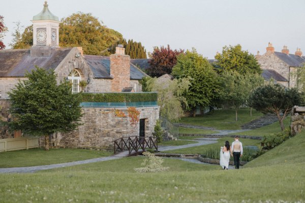 Farm manor house couple bride and groom grass