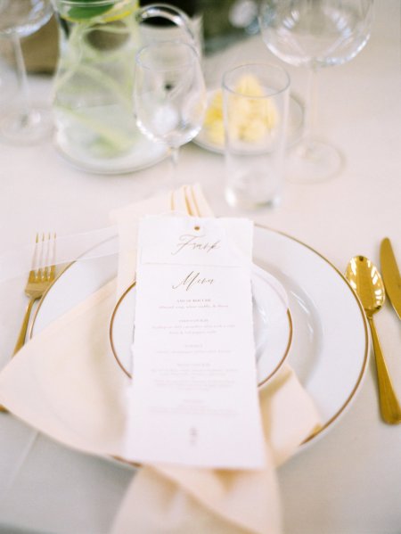 Dining room plate cutlery table interior