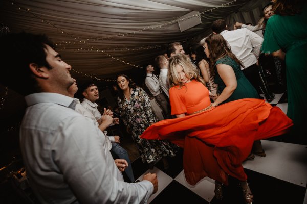 Guests dancing on the dancefloor