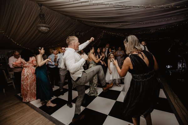 Guests dancing on the dancefloor