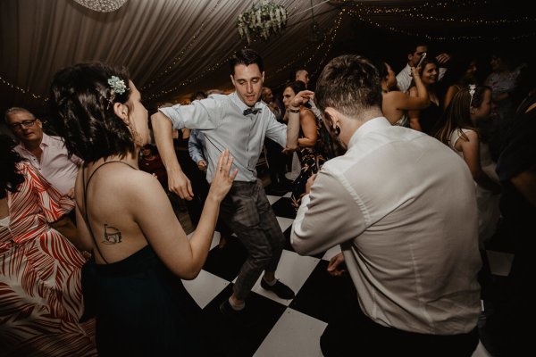 Guests dancing on the dancefloor