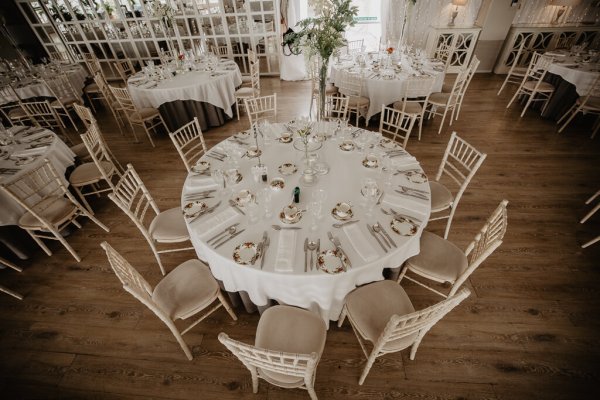 Dining room area seating for guests