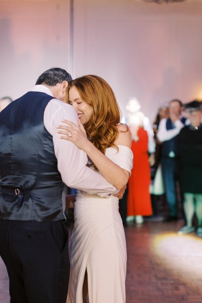 Bride and groom dance dancefloor smiling smile