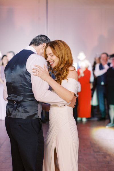 Bride and groom dance dancefloor smiling smile