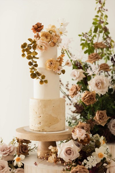 Fall & Autumn Wedding Cakes | See the all on One Fab Day