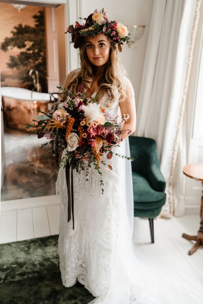 Bride holding bouquet of flowers